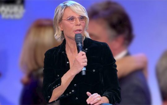 maria de filippi dama scandalo-Solospettacolo