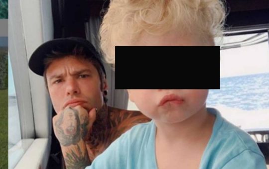 Fedez ed il figlio Leone - solospettacolo.it