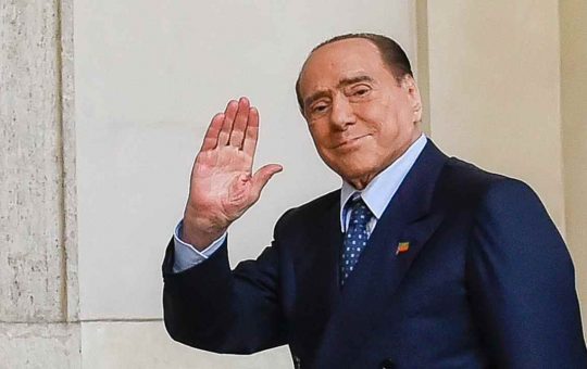 silvio-berlusconi-figlio-atipico-Solospettacolo.it